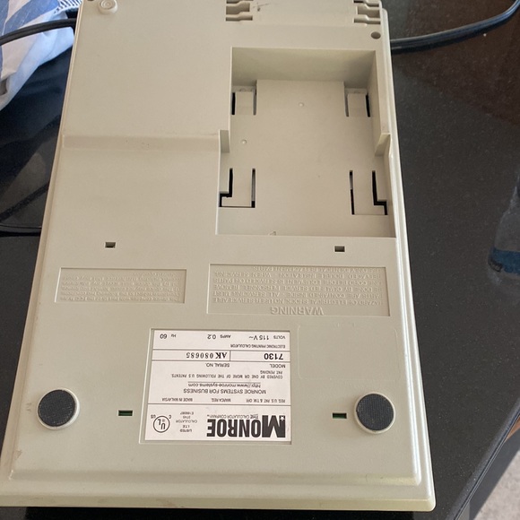 Monroe, with a calculator company, Monroe systems for business model, 7130 - Picture 6 of 6